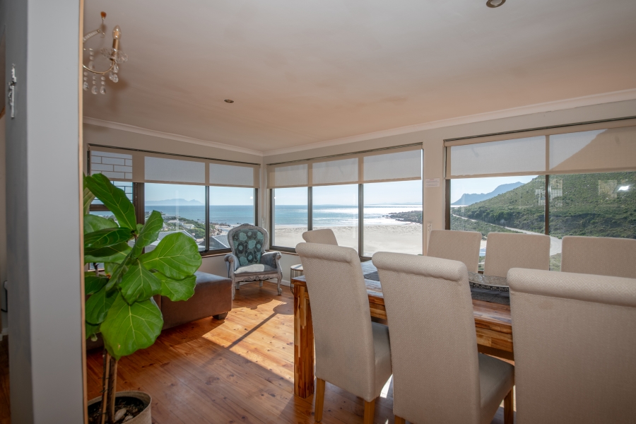 4 Bedroom Property for Sale in Rooi Els Western Cape